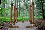 Der Wald als Kathedrale, Lärche, H 360cm, L 780cm, 2011  - Holzskulpturen - Aussenbereich - www.eva-nemetz.de